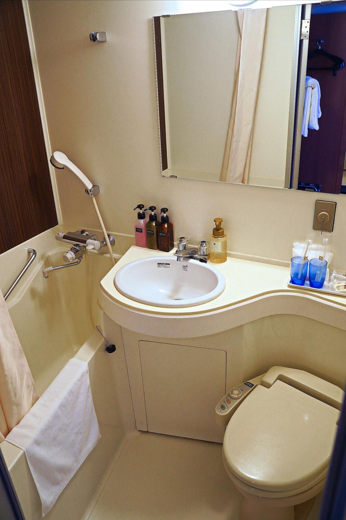 The B Hotel 3*
